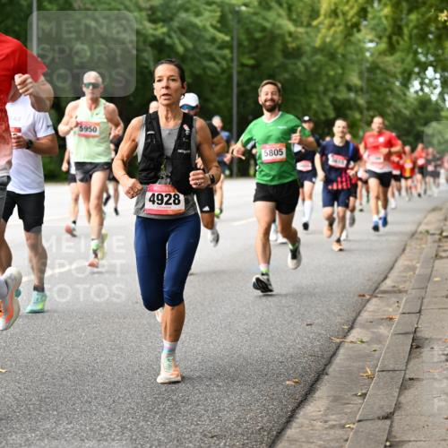 06.09.2026 - CURREX Alsterlauf Dr. Thomas Lammeyer http://msf.ph/oto/10113951 06.09.2026 09:06:26 Laufen 3201, 5950, 5805, 4928 meine-sportfotos.de