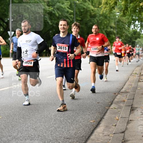 06.09.2026 - CURREX Alsterlauf Dr. Thomas Lammeyer http://msf.ph/oto/10113967 06.09.2026 09:06:28 Laufen 64, 5443, 4828, 3615, 3366, 420 meine-sportfotos.de