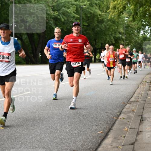 06.09.2026 - CURREX Alsterlauf Dr. Thomas Lammeyer http://msf.ph/oto/10113991 06.09.2026 09:06:32 Laufen 5864, 2198, 8316, 4372 meine-sportfotos.de