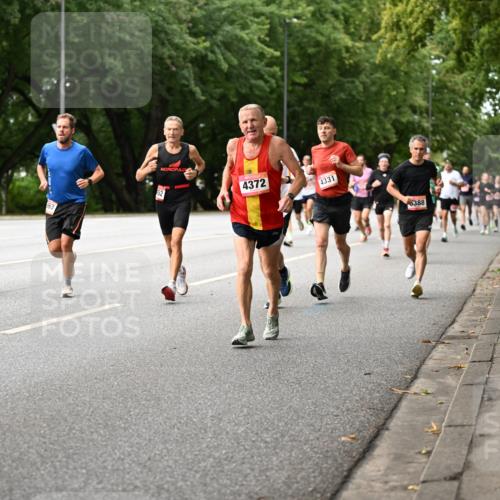 06.09.2026 - CURREX Alsterlauf Dr. Thomas Lammeyer http://msf.ph/oto/10114005 06.09.2026 09:06:34 Laufen 4671, 63, 4372, 4331, 388 meine-sportfotos.de