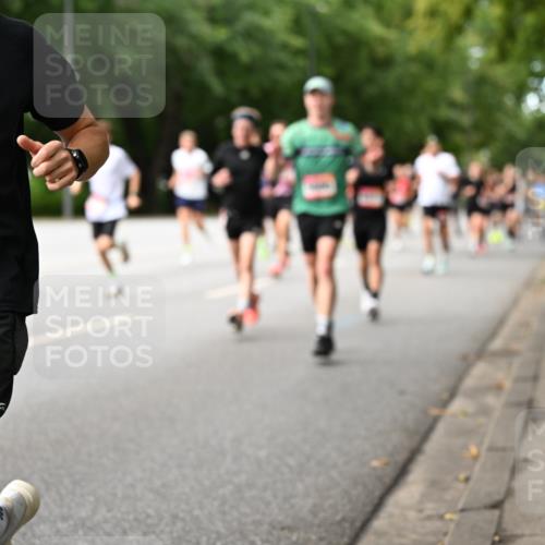 06.09.2026 - CURREX Alsterlauf Dr. Thomas Lammeyer http://msf.ph/oto/10114027 06.09.2026 09:06:37 Laufen 6388 meine-sportfotos.de