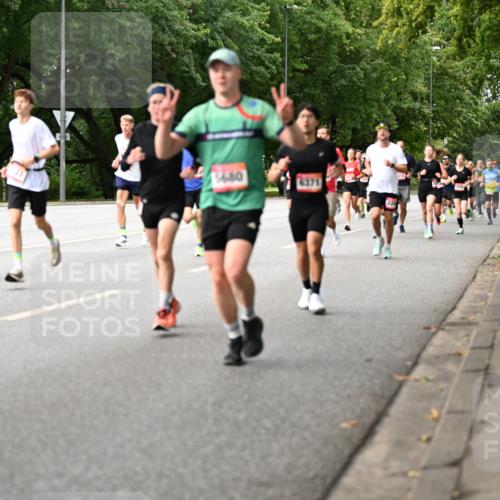 06.09.2026 - CURREX Alsterlauf Dr. Thomas Lammeyer http://msf.ph/oto/10114031 06.09.2026 09:06:37 Laufen 5680, 6371 meine-sportfotos.de
