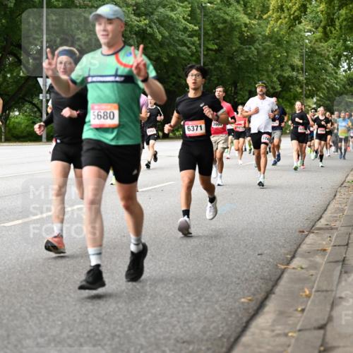 06.09.2026 - CURREX Alsterlauf Dr. Thomas Lammeyer http://msf.ph/oto/10114034 06.09.2026 09:06:38 Laufen 8127, 5680, 3994, 6371, 5874, 82, 6102, 2498 meine-sportfotos.de
