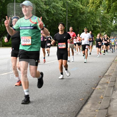 06.09.2026 - CURREX Alsterlauf Dr. Thomas Lammeyer http://msf.ph/oto/10114035 06.09.2026 09:06:38 Laufen 8127, 5680, 6102, 6371 meine-sportfotos.de