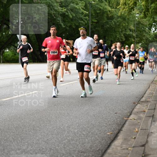 06.09.2026 - CURREX Alsterlauf Dr. Thomas Lammeyer http://msf.ph/oto/10114047 06.09.2026 09:06:40 Laufen 6221, 6102, 3994, 6109, 8249, 6450, 4016, 2498 meine-sportfotos.de