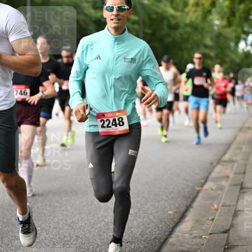 06.09.2026 - CURREX Alsterlauf Dr. Thomas Lammeyer http://msf.ph/oto/10114113 06.09.2026 09:06:50 Laufen 3814, 746, 2248, 20 meine-sportfotos.de