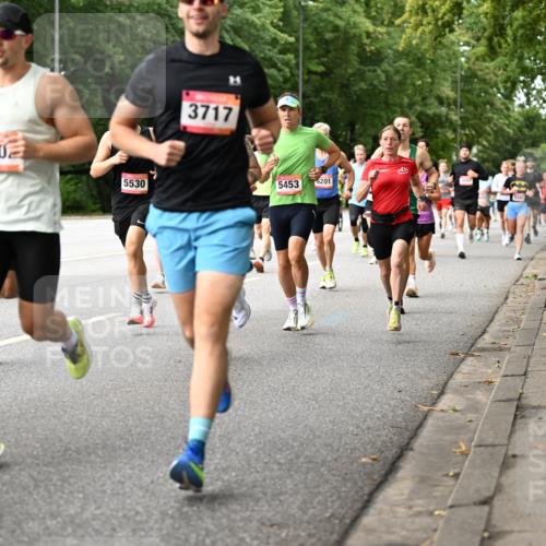 06.09.2026 - CURREX Alsterlauf Dr. Thomas Lammeyer http://msf.ph/oto/10114126 06.09.2026 09:06:52 Laufen 370, 5530, 3717, 5453, 6201, 5697 meine-sportfotos.de
