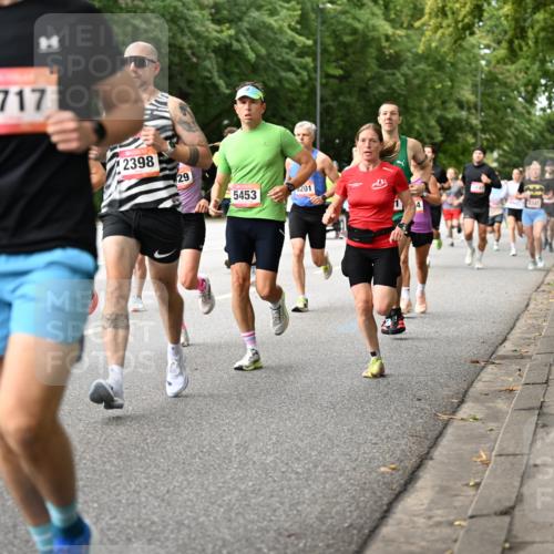 06.09.2026 - CURREX Alsterlauf Dr. Thomas Lammeyer http://msf.ph/oto/10114130 06.09.2026 09:06:53 Laufen 3717, 2398, 29, 5453, 201 meine-sportfotos.de