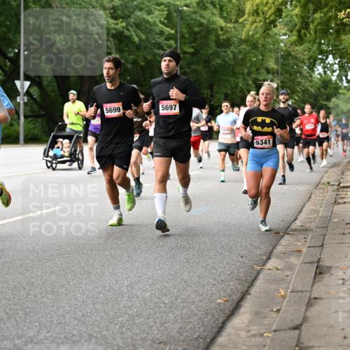 06.09.2026 - CURREX Alsterlauf Dr. Thomas Lammeyer http://msf.ph/oto/10114155 06.09.2026 09:06:56 Laufen 2411, 5699, 5697, 1956, 5341 meine-sportfotos.de