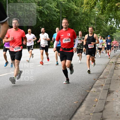 06.09.2026 - CURREX Alsterlauf Dr. Thomas Lammeyer http://msf.ph/oto/10114184 06.09.2026 09:07:01 Laufen 366, 3386, 4862, 5846, 5230, 3646, 2054 meine-sportfotos.de