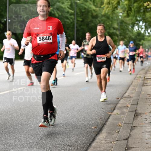 06.09.2026 - CURREX Alsterlauf Dr. Thomas Lammeyer http://msf.ph/oto/10114189 06.09.2026 09:07:02 Laufen 5846, 2054 meine-sportfotos.de