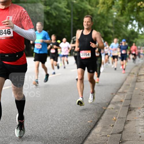 06.09.2026 - CURREX Alsterlauf Dr. Thomas Lammeyer http://msf.ph/oto/10114192 06.09.2026 09:07:02 Laufen 5846, 2054 meine-sportfotos.de