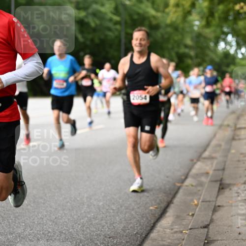 06.09.2026 - CURREX Alsterlauf Dr. Thomas Lammeyer http://msf.ph/oto/10114193 06.09.2026 09:07:02 Laufen 5846, 2054 meine-sportfotos.de