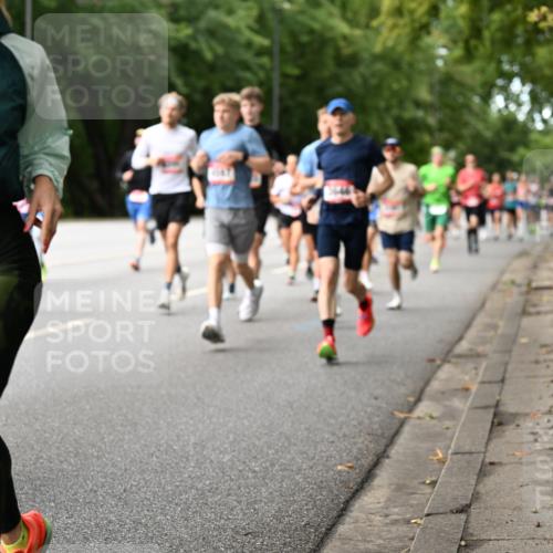 06.09.2026 - CURREX Alsterlauf Dr. Thomas Lammeyer http://msf.ph/oto/10114211 06.09.2026 09:07:05 Laufen 2275 meine-sportfotos.de