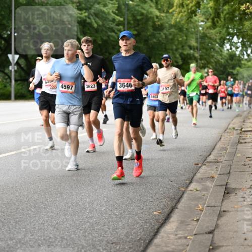 06.09.2026 - CURREX Alsterlauf Dr. Thomas Lammeyer http://msf.ph/oto/10114214 06.09.2026 09:07:06 Laufen 5254, 4597, 3623, 3646, 4937, 5402, 3197 meine-sportfotos.de