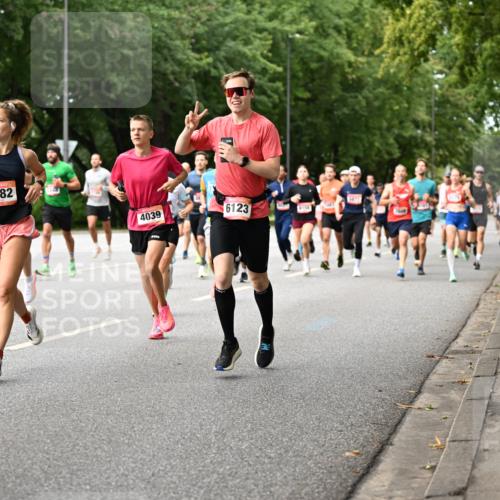 06.09.2026 - CURREX Alsterlauf Dr. Thomas Lammeyer http://msf.ph/oto/10114246 06.09.2026 09:07:11 Laufen 4982, 4039, 6123 meine-sportfotos.de