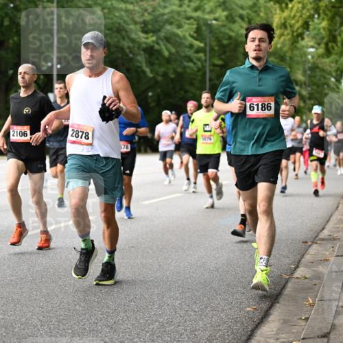 06.09.2026 - CURREX Alsterlauf Dr. Thomas Lammeyer http://msf.ph/oto/10114290 06.09.2026 09:07:18 Laufen 5352, 4183, 2106, 2878, 5076, 678, 6186 meine-sportfotos.de