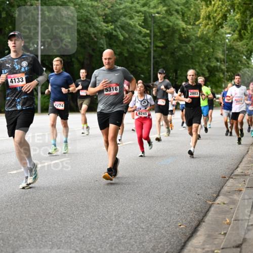 06.09.2026 - CURREX Alsterlauf Dr. Thomas Lammeyer http://msf.ph/oto/10114326 06.09.2026 09:07:23 Laufen 4133, 4774, 5316, 6245, 579, 2803, 3524 meine-sportfotos.de
