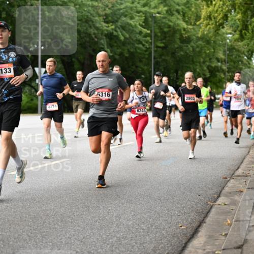 06.09.2026 - CURREX Alsterlauf Dr. Thomas Lammeyer http://msf.ph/oto/10114327 06.09.2026 09:07:23 Laufen 4133, 4774, 5316, 6245, 2803, 3524 meine-sportfotos.de