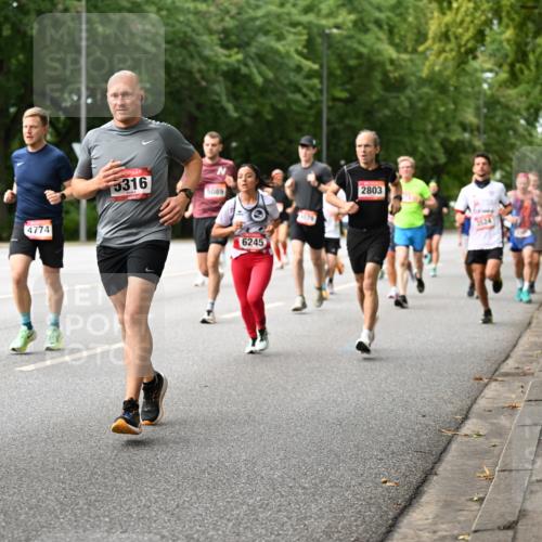 06.09.2026 - CURREX Alsterlauf Dr. Thomas Lammeyer http://msf.ph/oto/10114331 06.09.2026 09:07:24 Laufen 4774, 5316, 5089, 6245, 2803, 692, 35, 24 meine-sportfotos.de