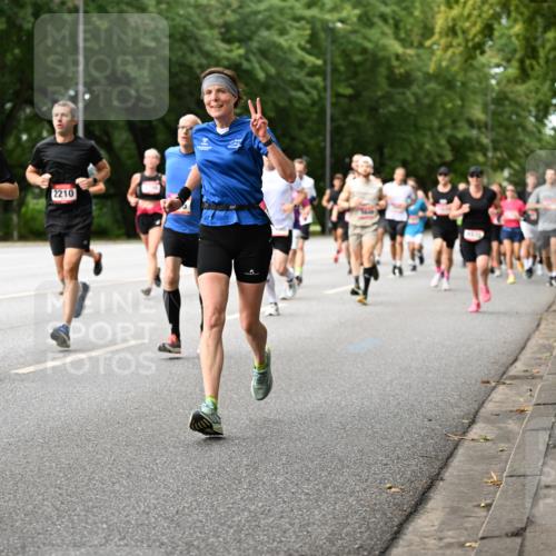 06.09.2026 - CURREX Alsterlauf Dr. Thomas Lammeyer http://msf.ph/oto/10114398 06.09.2026 09:07:33 Laufen 417, 4877, 2210 meine-sportfotos.de