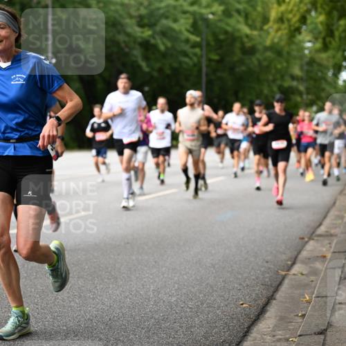 06.09.2026 - CURREX Alsterlauf Dr. Thomas Lammeyer http://msf.ph/oto/10114402 06.09.2026 09:07:34 Laufen 2210 meine-sportfotos.de