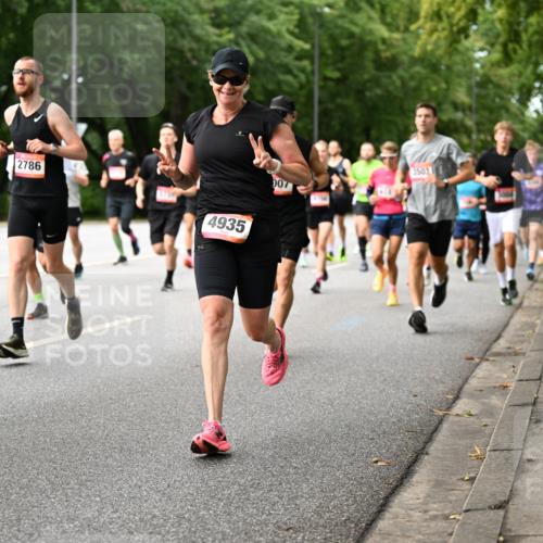 06.09.2026 - CURREX Alsterlauf Dr. Thomas Lammeyer http://msf.ph/oto/10114415 06.09.2026 09:07:37 Laufen 5649, 2786, 4935, 007, 3503 meine-sportfotos.de