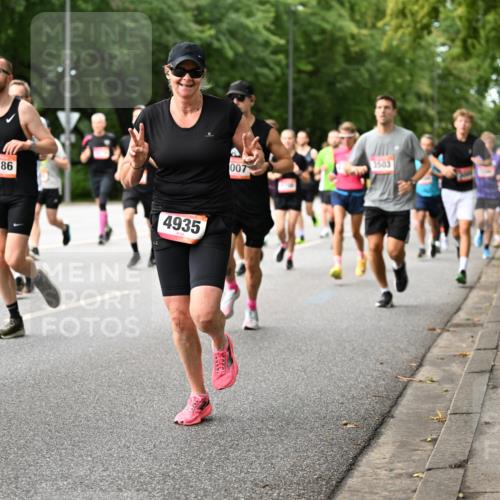 06.09.2026 - CURREX Alsterlauf Dr. Thomas Lammeyer http://msf.ph/oto/10114416 06.09.2026 09:07:37 Laufen 2786, 4935, 007, 3503 meine-sportfotos.de