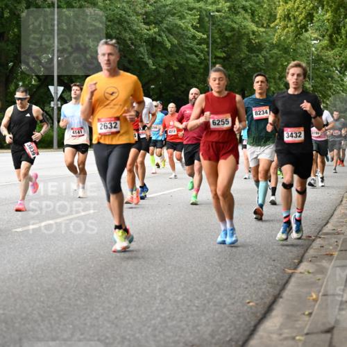 06.09.2026 - CURREX Alsterlauf Dr. Thomas Lammeyer http://msf.ph/oto/10114522 06.09.2026 09:07:55 Laufen 3803, 5929, 3839, 4141, 2632, 4, 8234, 6255, 5705, 4212, 3432, 8195, 5297 meine-sportfotos.de
