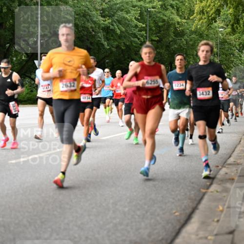 06.09.2026 - CURREX Alsterlauf Dr. Thomas Lammeyer http://msf.ph/oto/10114523 06.09.2026 09:07:55 Laufen 1929, 2632, 4834, 5705, 4212, 8234, 3432, 195 meine-sportfotos.de