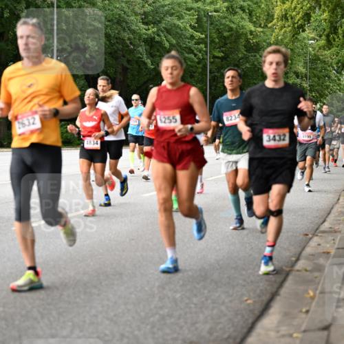 06.09.2026 - CURREX Alsterlauf Dr. Thomas Lammeyer http://msf.ph/oto/10114526 06.09.2026 09:07:55 Laufen 1632, 4834, 1255, 8234, 3432, 8195 meine-sportfotos.de