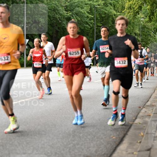 06.09.2026 - CURREX Alsterlauf Dr. Thomas Lammeyer http://msf.ph/oto/10114527 06.09.2026 09:07:55 Laufen 2632, 4834, 6255, 8234, 3432, 25, 8195, 8299 meine-sportfotos.de
