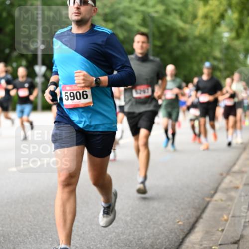 06.09.2026 - CURREX Alsterlauf Dr. Thomas Lammeyer http://msf.ph/oto/10114559 06.09.2026 09:08:00 Laufen 5906 meine-sportfotos.de