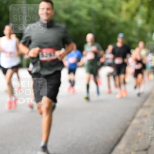 06.09.2026 - CURREX Alsterlauf Dr. Thomas Lammeyer http://msf.ph/oto/10114565 06.09.2026 09:08:01 Laufen  meine-sportfotos.de