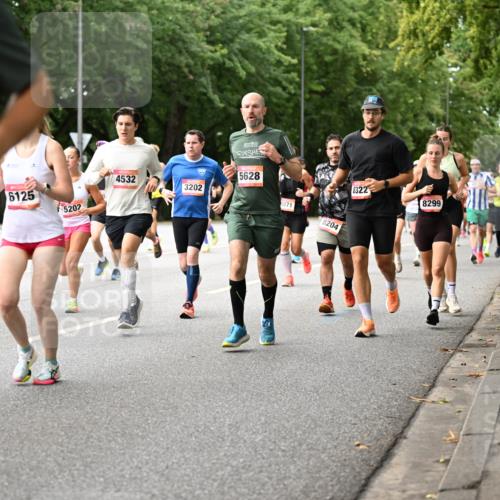 06.09.2026 - CURREX Alsterlauf Dr. Thomas Lammeyer http://msf.ph/oto/10114568 06.09.2026 09:08:01 Laufen 297, 4532, 5628, 3202, 6125, 5202, 8071, 8204, 8322, 8299 meine-sportfotos.de