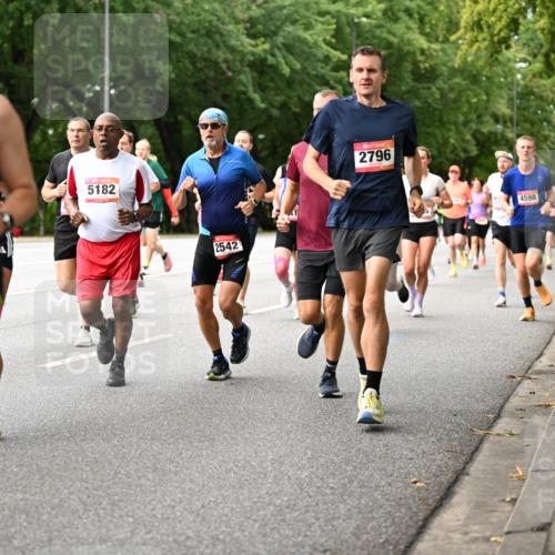 06.09.2026 - CURREX Alsterlauf Dr. Thomas Lammeyer http://msf.ph/oto/10114649 06.09.2026 09:08:14 Laufen 3860, 5182, 2542, 2796, 4598 meine-sportfotos.de