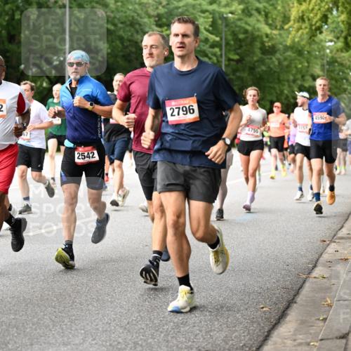 06.09.2026 - CURREX Alsterlauf Dr. Thomas Lammeyer http://msf.ph/oto/10114653 06.09.2026 09:08:15 Laufen 4581, 5182, 67, 2542, 2796, 4598, 153, 4755 meine-sportfotos.de