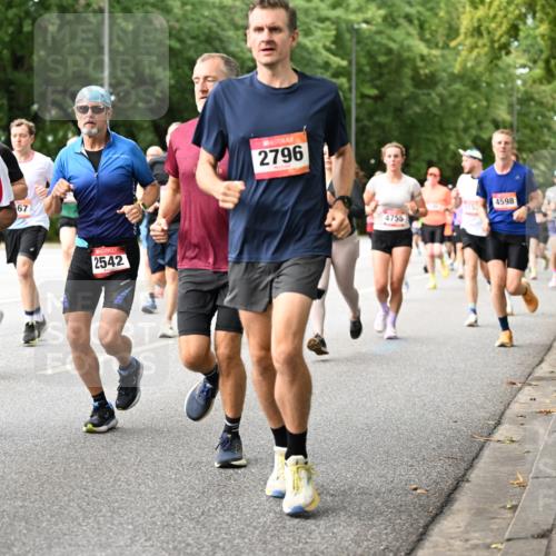 06.09.2026 - CURREX Alsterlauf Dr. Thomas Lammeyer http://msf.ph/oto/10114654 06.09.2026 09:08:15 Laufen 4581, 5182, 67, 2542, 2796, 4755, 4598 meine-sportfotos.de
