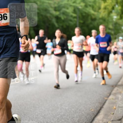 06.09.2026 - CURREX Alsterlauf Dr. Thomas Lammeyer http://msf.ph/oto/10114658 06.09.2026 09:08:16 Laufen 2796 meine-sportfotos.de