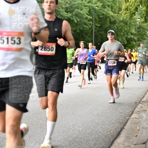 06.09.2026 - CURREX Alsterlauf Dr. Thomas Lammeyer http://msf.ph/oto/10114676 06.09.2026 09:08:19 Laufen 5153, 2850, 954, 5839, 4128, 4313 meine-sportfotos.de