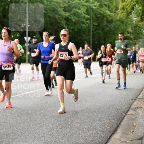06.09.2026 - CURREX Alsterlauf Dr. Thomas Lammeyer http://msf.ph/oto/10114691 06.09.2026 09:08:21 Laufen 5884, 5839, 4313, 5299 meine-sportfotos.de