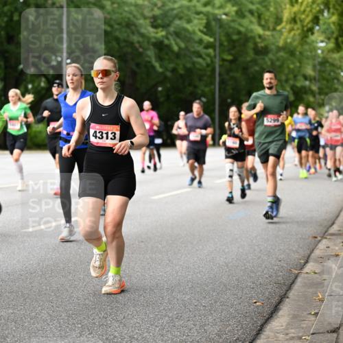 06.09.2026 - CURREX Alsterlauf Dr. Thomas Lammeyer http://msf.ph/oto/10114694 06.09.2026 09:08:21 Laufen 5839, 5607, 4313, 5299 meine-sportfotos.de