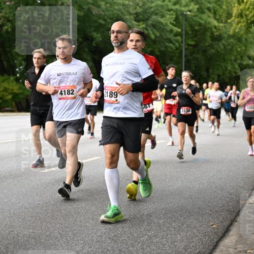 06.09.2026 - CURREX Alsterlauf Dr. Thomas Lammeyer http://msf.ph/oto/10114749 06.09.2026 09:08:30 Laufen 4182, 2189, 087, 3138, 2502, 2079 meine-sportfotos.de