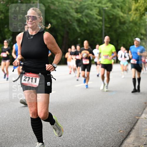 06.09.2026 - CURREX Alsterlauf Dr. Thomas Lammeyer http://msf.ph/oto/10114807 06.09.2026 09:08:40 Laufen 2711 meine-sportfotos.de