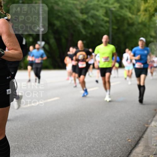 06.09.2026 - CURREX Alsterlauf Dr. Thomas Lammeyer http://msf.ph/oto/10114810 06.09.2026 09:08:41 Laufen 2711 meine-sportfotos.de