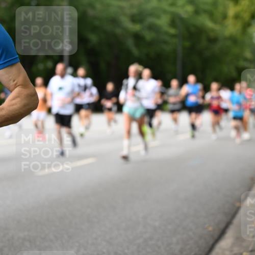 06.09.2026 - CURREX Alsterlauf Dr. Thomas Lammeyer http://msf.ph/oto/10114828 06.09.2026 09:08:44 Laufen  meine-sportfotos.de