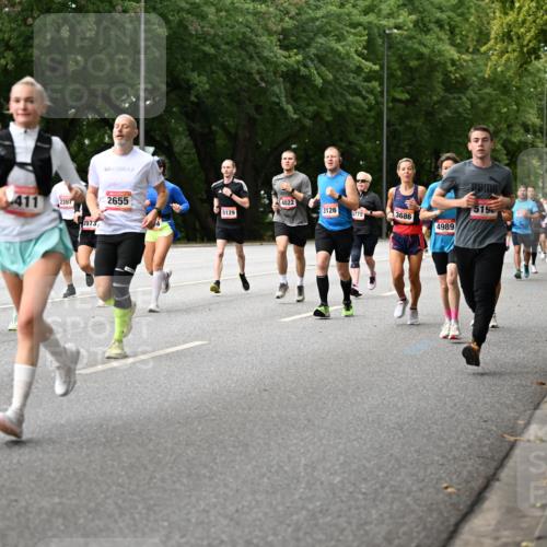 06.09.2026 - CURREX Alsterlauf Dr. Thomas Lammeyer http://msf.ph/oto/10114840 06.09.2026 09:08:45 Laufen 01, 3396, 411, 2397, 2973, 2655, 4022, 3126, 5129, 5775, 3686, 8120, 4989, 1721 meine-sportfotos.de