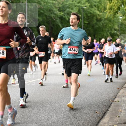 06.09.2026 - CURREX Alsterlauf Dr. Thomas Lammeyer http://msf.ph/oto/10114900 06.09.2026 09:08:54 Laufen 6358, 3058, 4240, 2203 meine-sportfotos.de