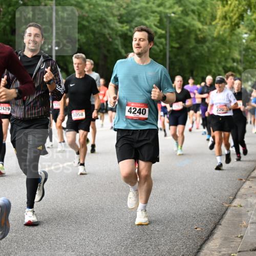 06.09.2026 - CURREX Alsterlauf Dr. Thomas Lammeyer http://msf.ph/oto/10114901 06.09.2026 09:08:55 Laufen 6358, 2479, 3058, 4240, 220, 6173 meine-sportfotos.de