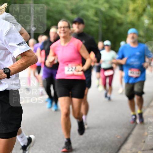 06.09.2026 - CURREX Alsterlauf Dr. Thomas Lammeyer http://msf.ph/oto/10114928 06.09.2026 09:08:58 Laufen 220, 21 meine-sportfotos.de